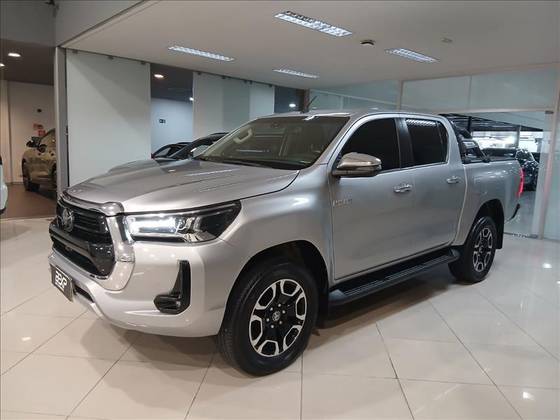 TOYOTA HILUX 2.8 D-4D TURBO DIESEL CD SRX 4X4 AUTOMÁTICO TOYOTA HILUX 2.8 D-4D TURBO DIESEL CD SRX 4X4 AUTOMÁTICO